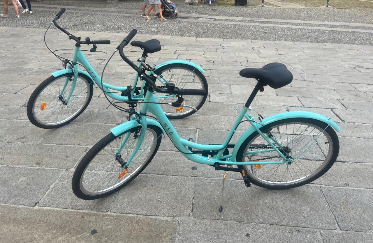 Alloggio Del 1400 Nel Cuore Del Centro Storico A 2 Min Dal Porto E Con 2 Bici Gratuite Como Exteriör bild