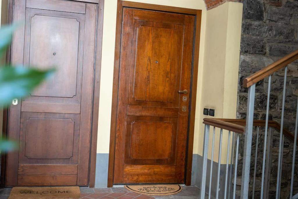 Alloggio Del 1400 Nel Cuore Del Centro Storico A 2 Min Dal Porto E Con 2 Bici Gratuite Como Exteriör bild