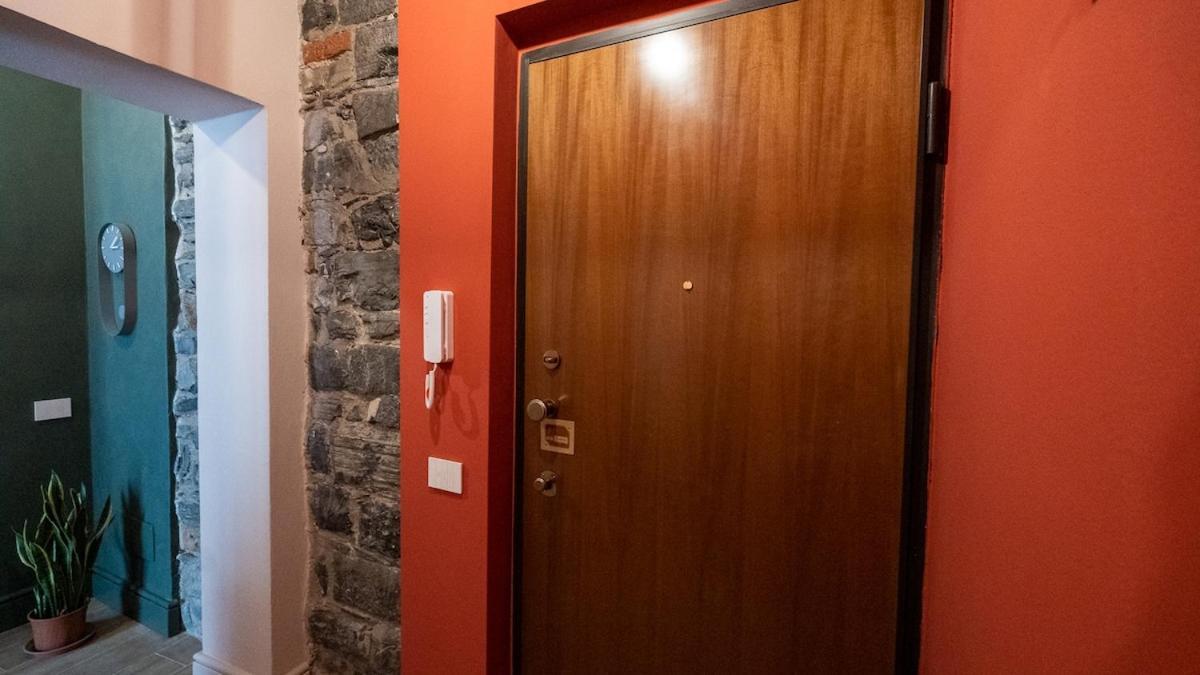 Alloggio Del 1400 Nel Cuore Del Centro Storico A 2 Min Dal Porto E Con 2 Bici Gratuite Como Exteriör bild