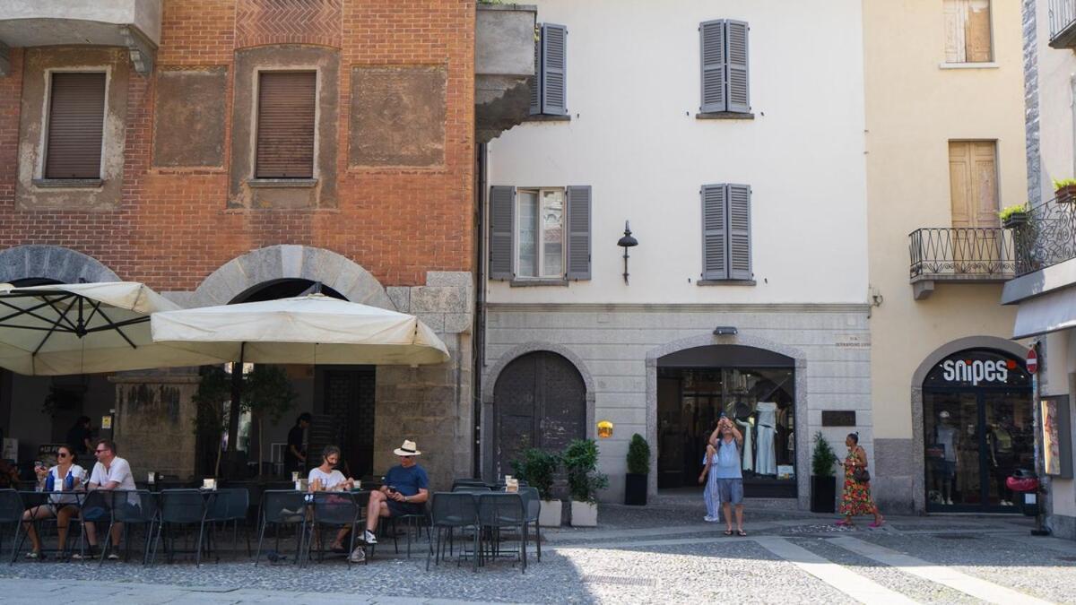 Alloggio Del 1400 Nel Cuore Del Centro Storico A 2 Min Dal Porto E Con 2 Bici Gratuite Como Exteriör bild