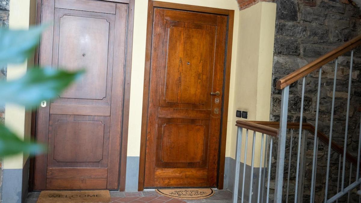 Alloggio Del 1400 Nel Cuore Del Centro Storico A 2 Min Dal Porto E Con 2 Bici Gratuite Como Exteriör bild