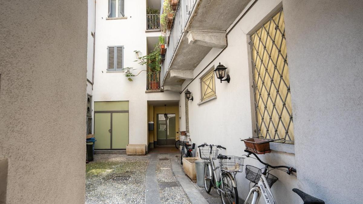 Alloggio Del 1400 Nel Cuore Del Centro Storico A 2 Min Dal Porto E Con 2 Bici Gratuite Como Exteriör bild