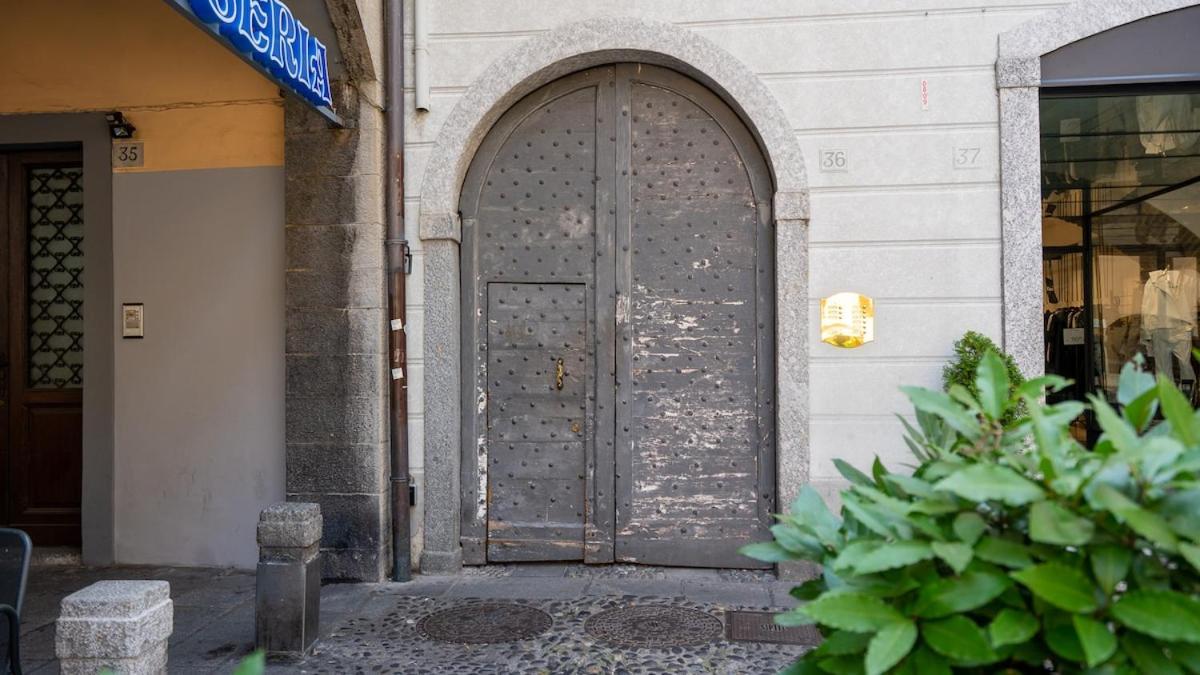 Alloggio Del 1400 Nel Cuore Del Centro Storico A 2 Min Dal Porto E Con 2 Bici Gratuite Como Exteriör bild